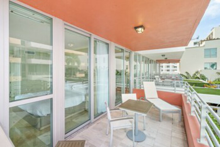 Terrace/Patio 4 of 318