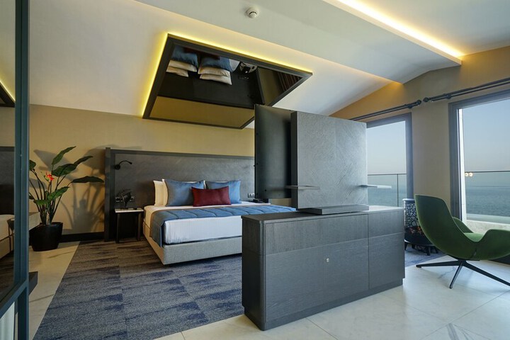 Room 16 of 75