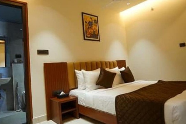 Room 5 of 10