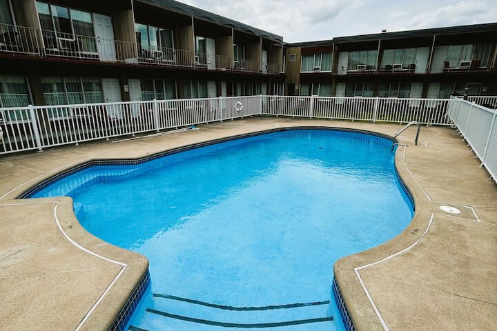 Pool 38 of 63