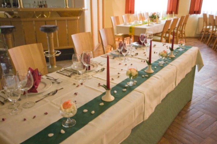 Dining 7 of 11