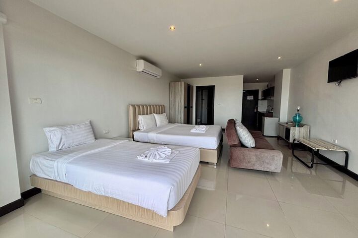 Room 83 of 164
