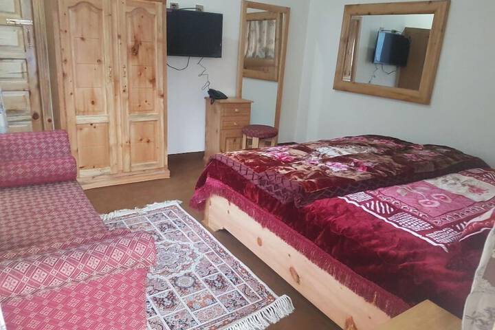 Room 21 of 28
