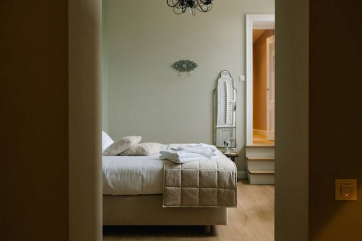 Room 15 of 50
