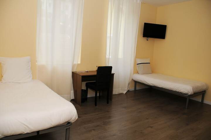 Room 8 of 19