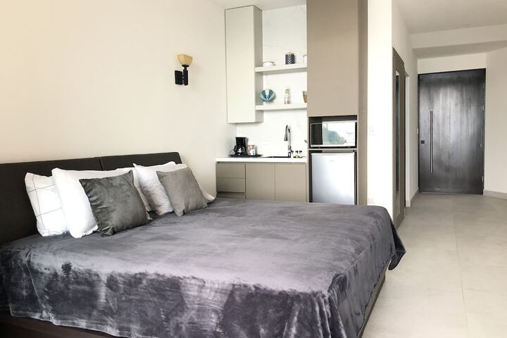 Room 16 of 114