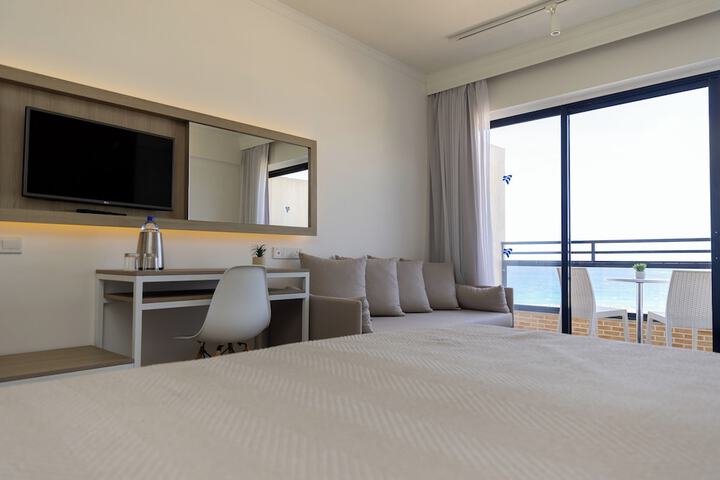 Room 10 of 64