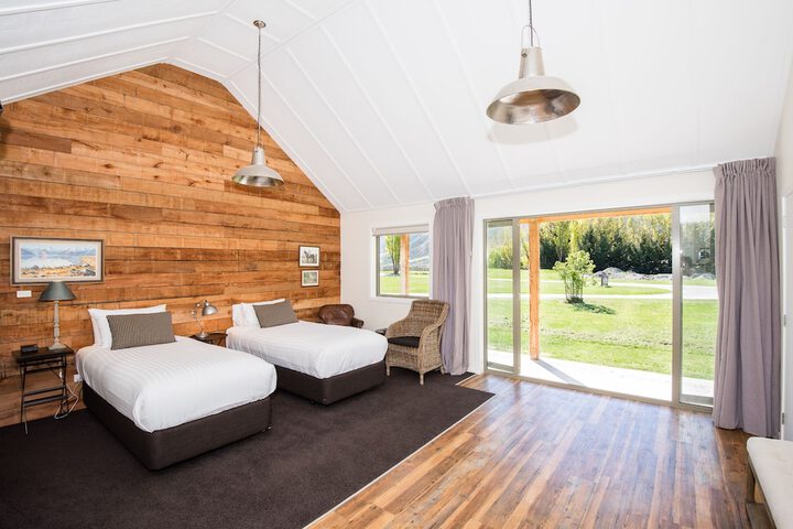 Room 5 of 38
