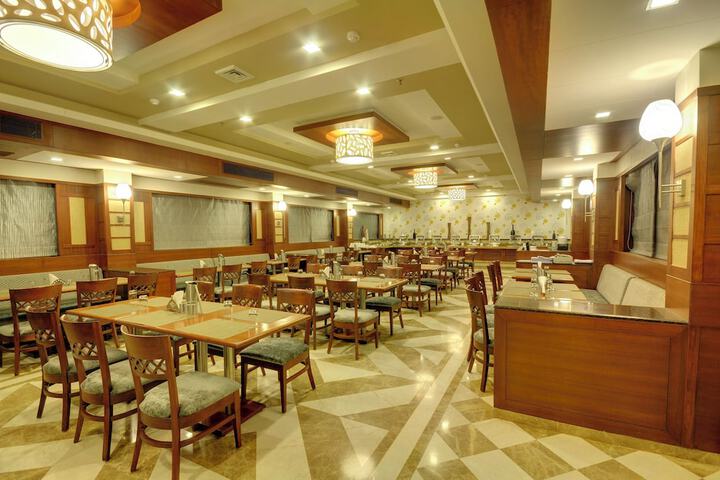 Dining 8 of 10