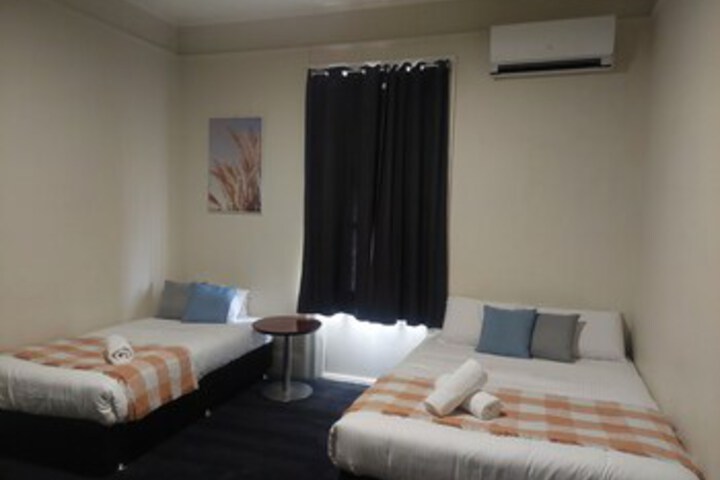 Room 10 of 24