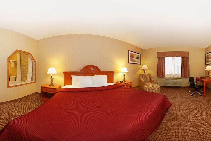 1 King Bed (4 of 13)