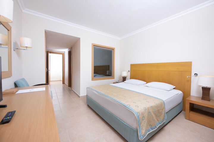Room 32 of 321