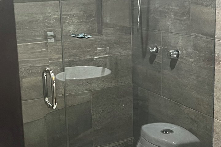 Room 5 of 13