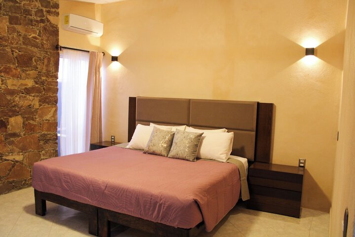 Room 15 of 27