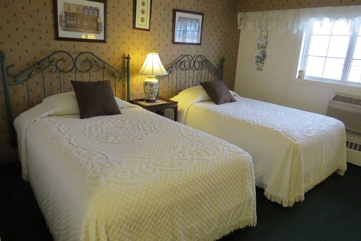 Room 4 of 33