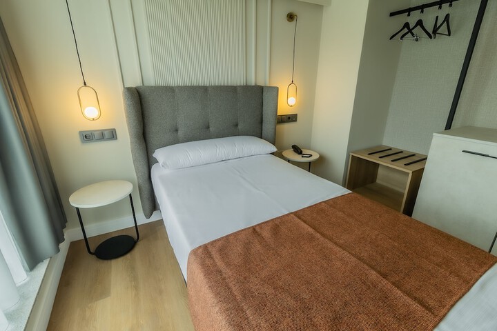 Room 45 of 132