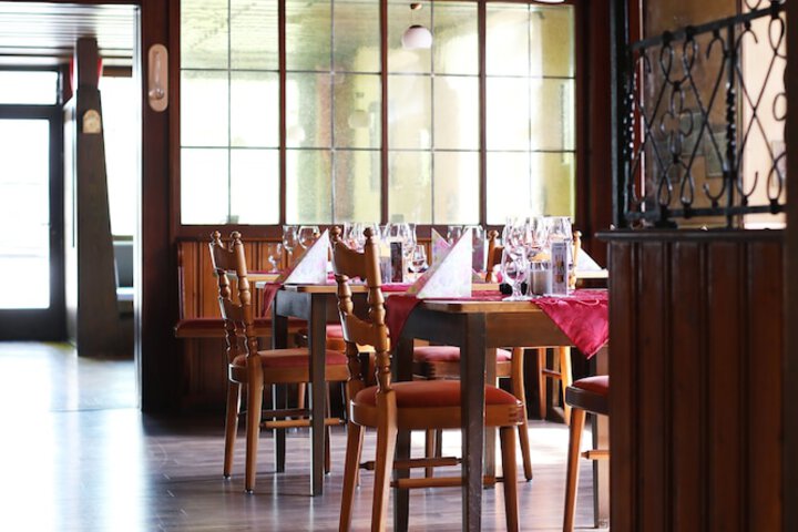 Dining 87 of 107