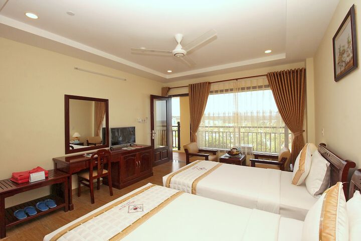 Room 33 of 104