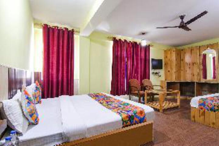 Room 5 of 33