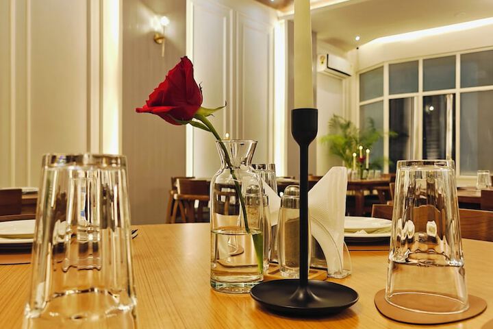 Dining 63 of 82