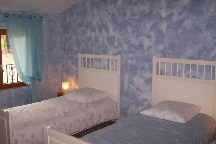 Room 4 of 58