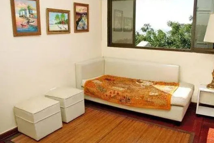Room 3 of 19