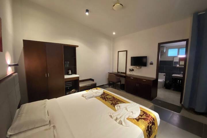 Room 2 of 31