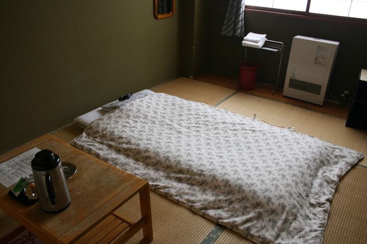 Room 4 of 19