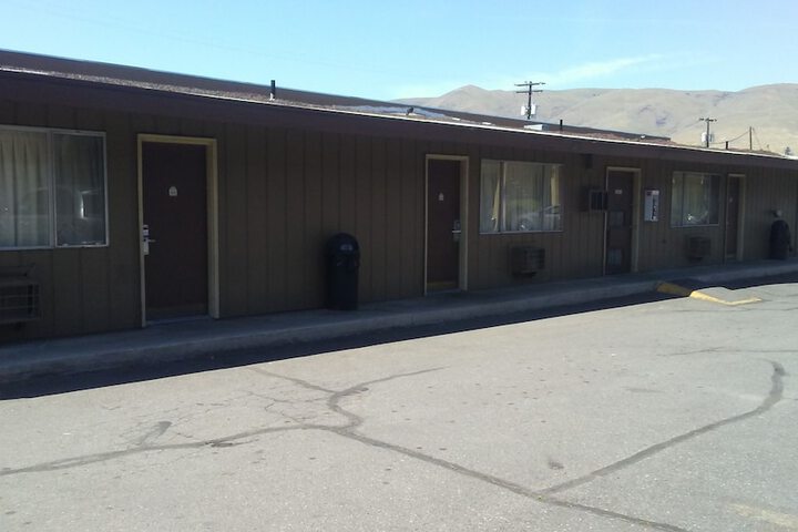 Property Grounds 27 of 33