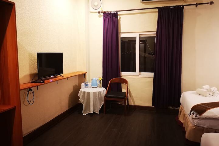 Room 26 of 103