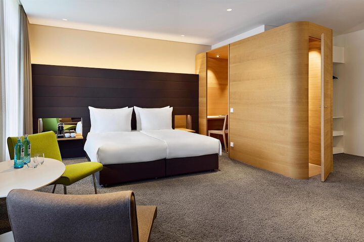 Room 10 of 63