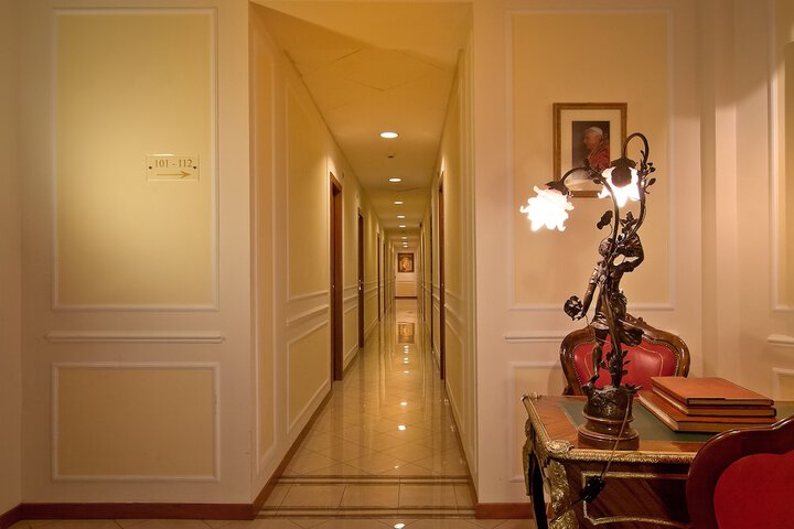 Ballroom/Hall 51 of 59