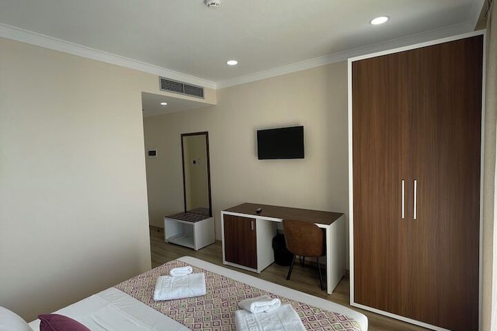 Room 54 of 191