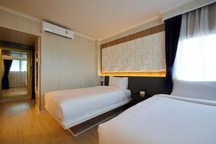 Room 15 of 86