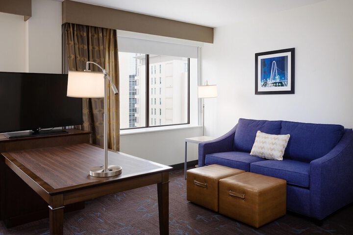 Room 32 of 77
