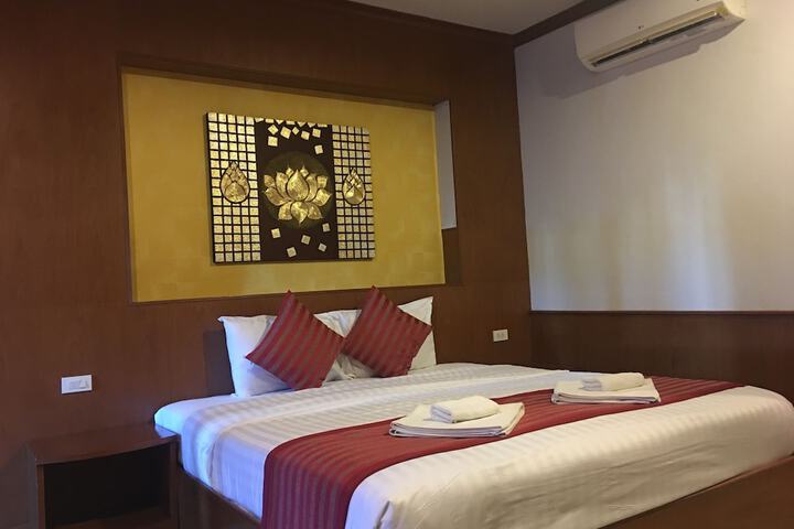 Room 9 of 49