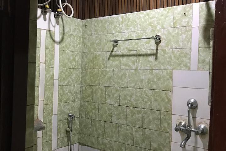 Room 10 of 10
