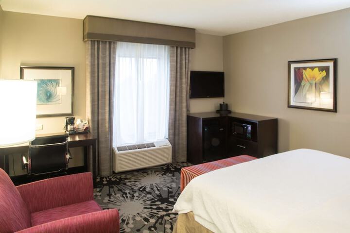 1 King Bed (22 of 24)