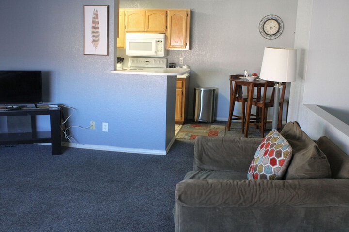 1 Queen Bed (9 of 24)