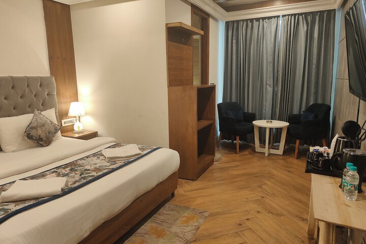 Room 17 of 53