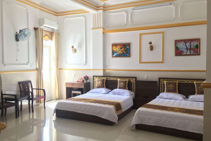 Room 6 of 43