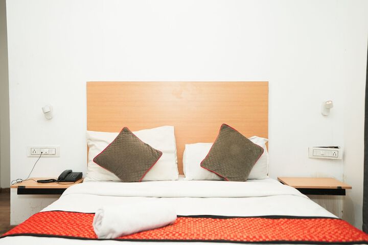 Room 13 of 26