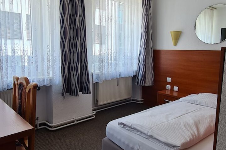 Room 26 of 91