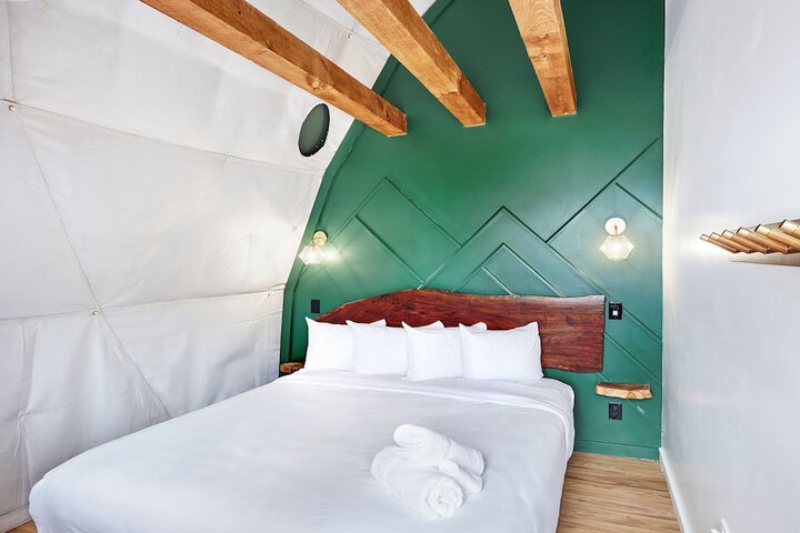 Room 48 of 211