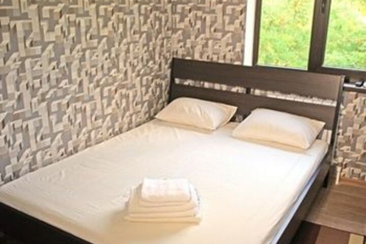 Room 33 of 80