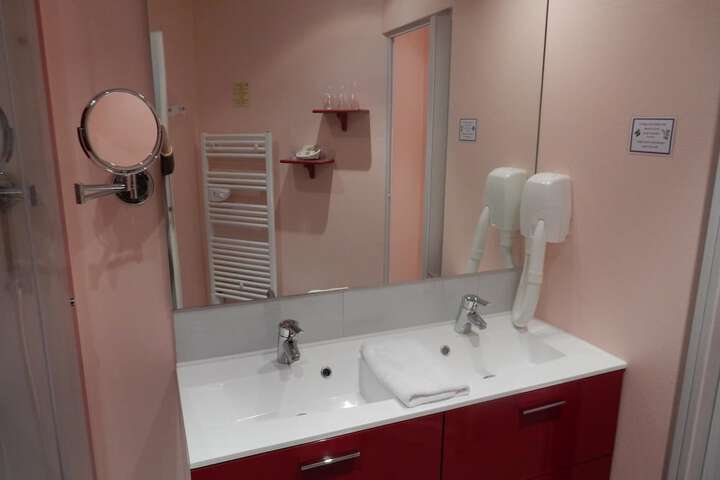 Room 17 of 44