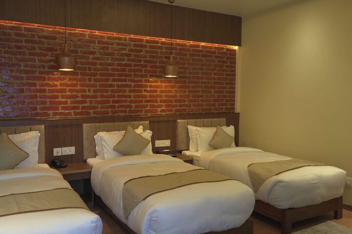 Room 18 of 32