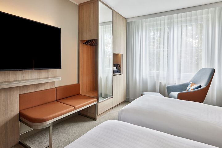 Room 8 of 24