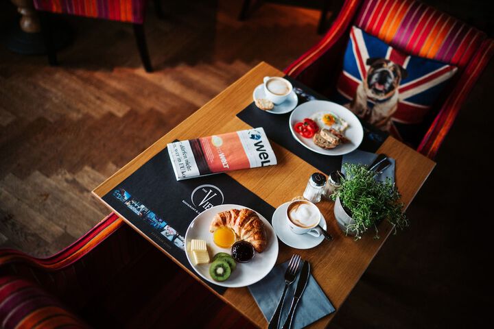 Breakfast/Coffee Service 25 of 39