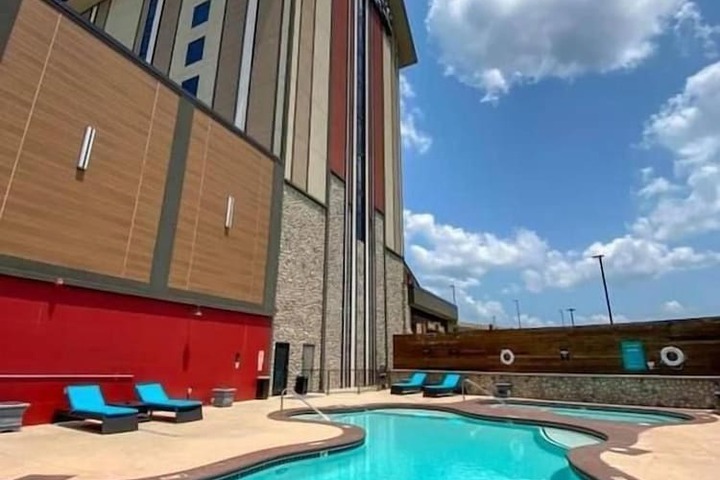 Pool 45 of 108